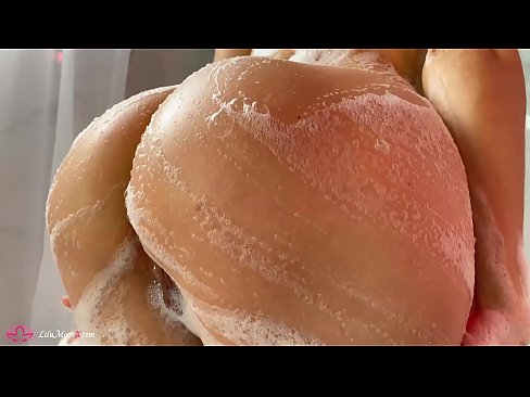 ❤️ Brünette masturbiert Muschi mit Vibrator zu intensivem Orgasmus in der Dusche Homemade porn bei de.sayhentai.ru ❌❤